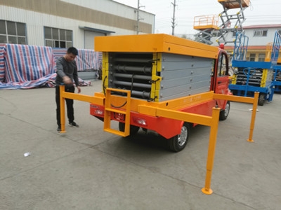 車載剪叉式升降機