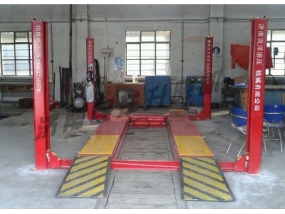 民洋汽車舉升機(jī)