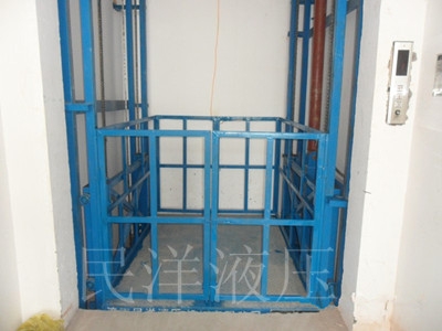 鏈條導軌式升降機